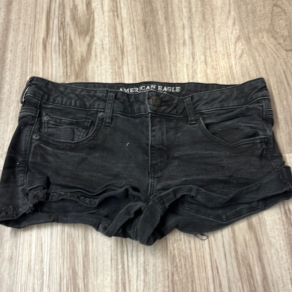 American Eagle women’s size 12 black jean shorts!
